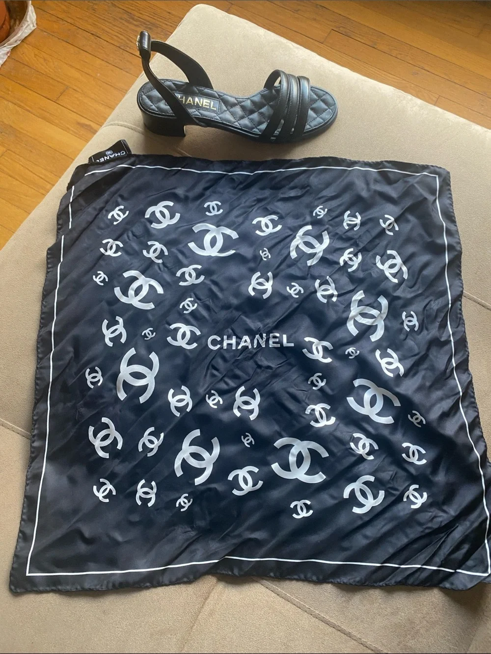 CHANEL ties mint